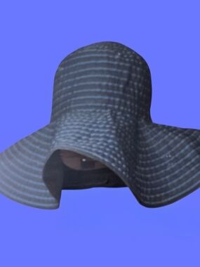 GAP Women’s Black Striped Wide Brim Sun Hat